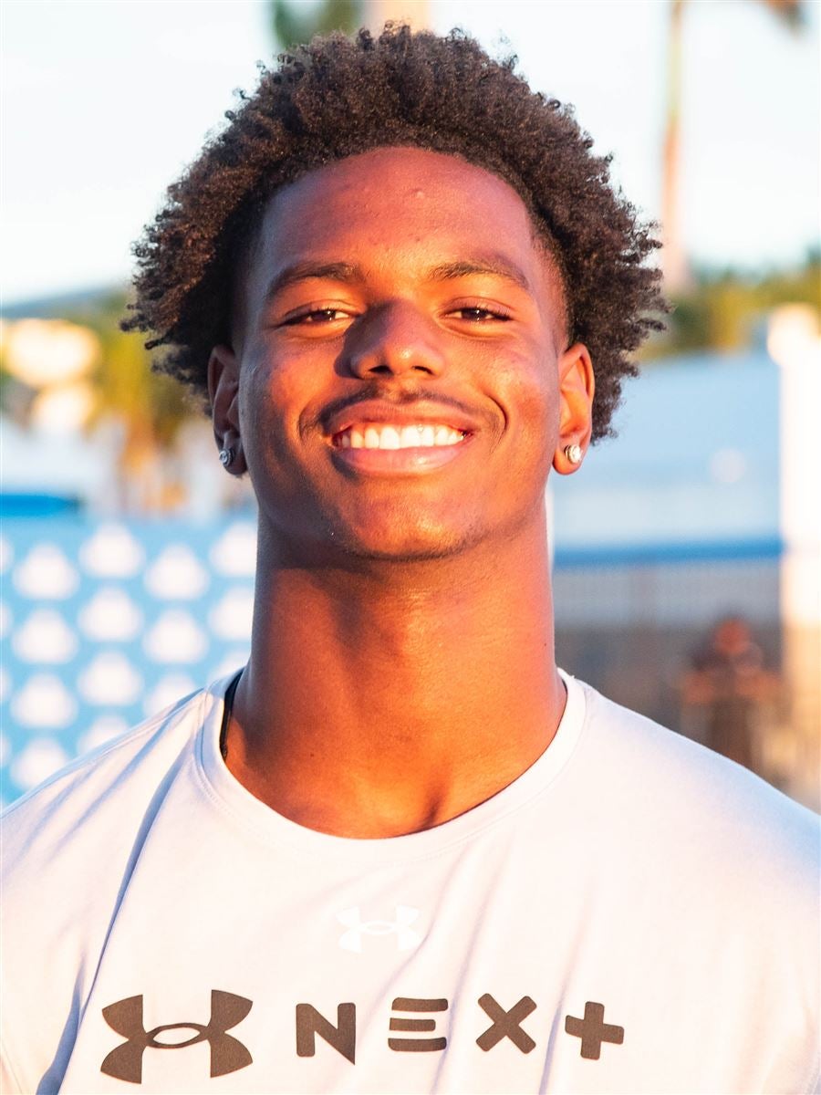 IMG Academy Football: 7-0 Team, 33 Three-Star Recruits